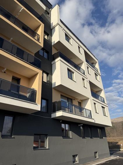 Apartament cu 2 camere decomandat în Florești