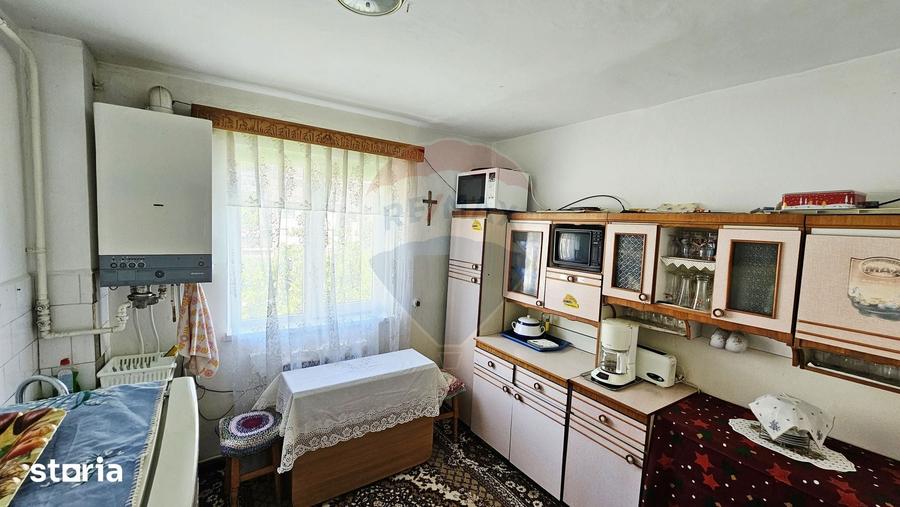 Apartament cu 4 camere în Mărăței