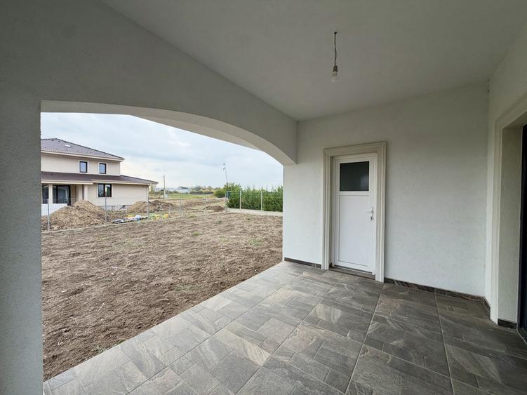 Duplex cu 5 camere cu Canalizare în Dumbrăvița