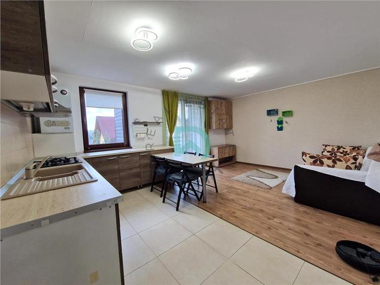 Apartament cu 2 camere decomandat în Tractorul