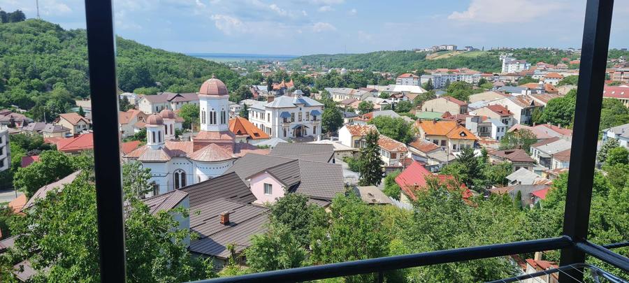 Garsonieră decomandată în Central