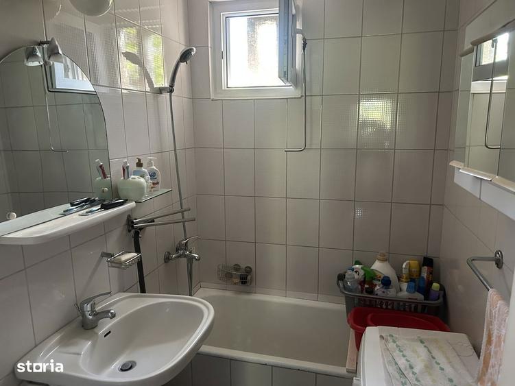 Apartament cu 2 camere semidecomandat în Calea București
