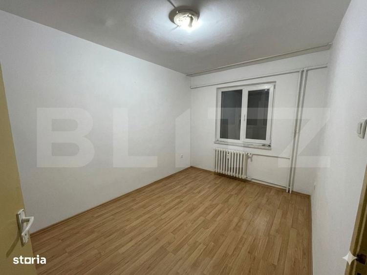 Apartament cu 3 camere semidecomandat în Cornitoiu