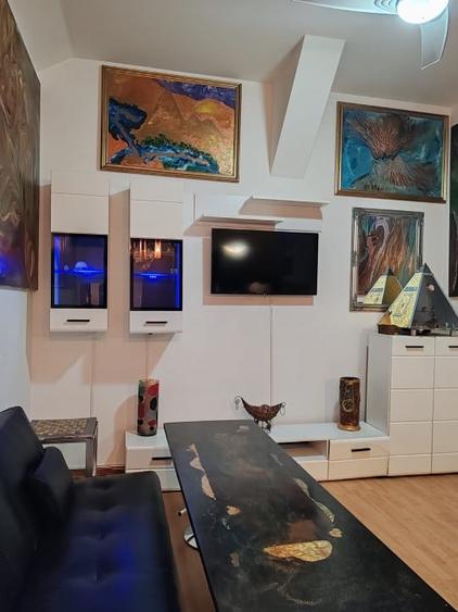 Apartament cu 3 camere semidecomandat, mobilat în Ozana