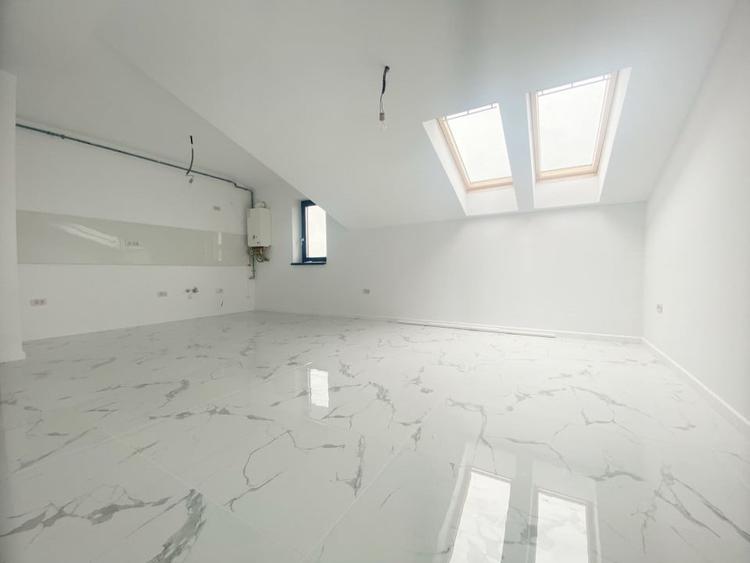 Apartament decomandat 3 camere, 72mp utili, etaj 3/3, zona Mosnita Noua - 2