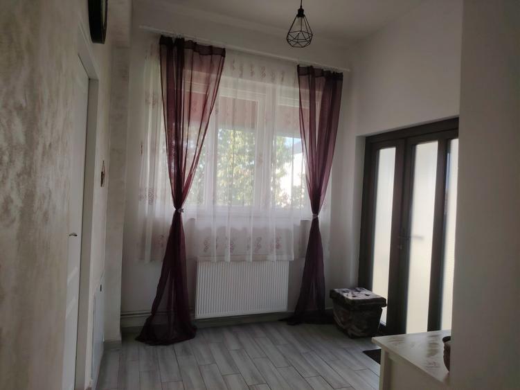 Casă cu 3 camere în Ghioroc