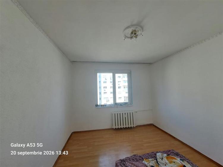 Apartament cu 3 camere decomandat în Basarabia
