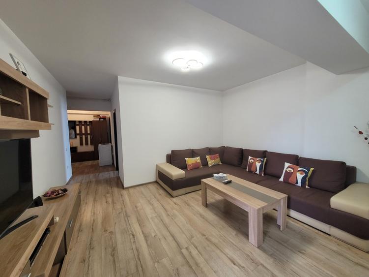 Apartament cu 2 camere decomandat în Km 5