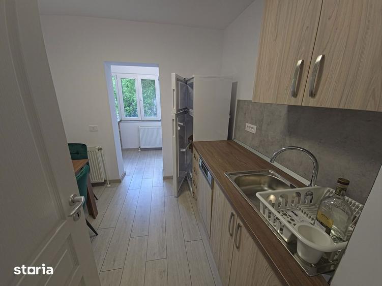 Apartament cu 2 camere decomandat, mobilat în Delfinariu