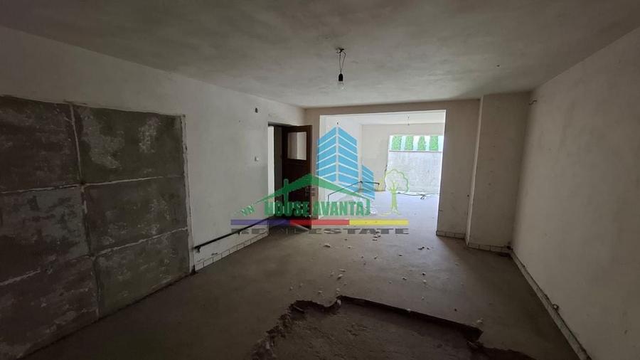 Casă cu 5 camere cu Teren 416 Mp în Central