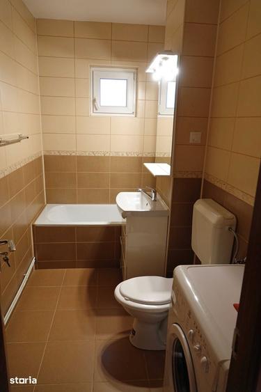 Apartament cu 2 camere decomandat în 22 Decembrie 1989