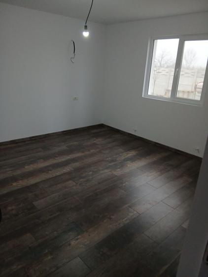 Vand casa la cheie pe parter in Bals str.Ciresului - 3