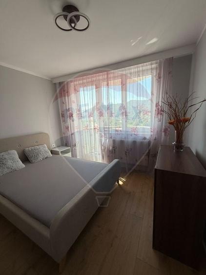 Apartament cu 3 camere decomandat, mobilat în Central