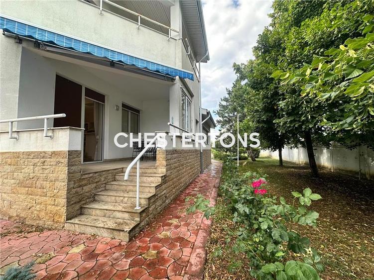 Casă cu 7 camere cu Piscina în Domnești