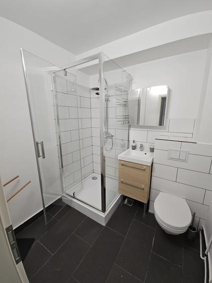 Apartament cu 3 camere decomandat în Mărăști