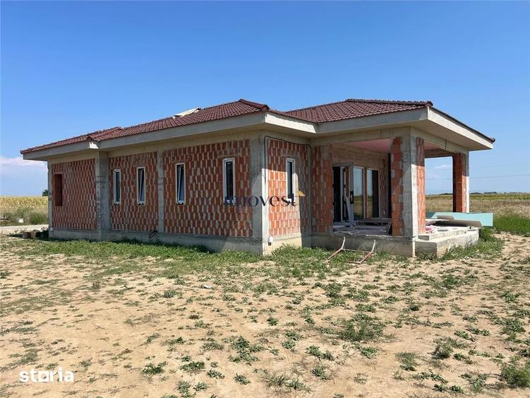 Casă cu 3 camere cu Teren 500 Mp în Botiz