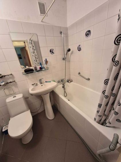 Apartament cu 3 camere decomandat în Brâncoveanu