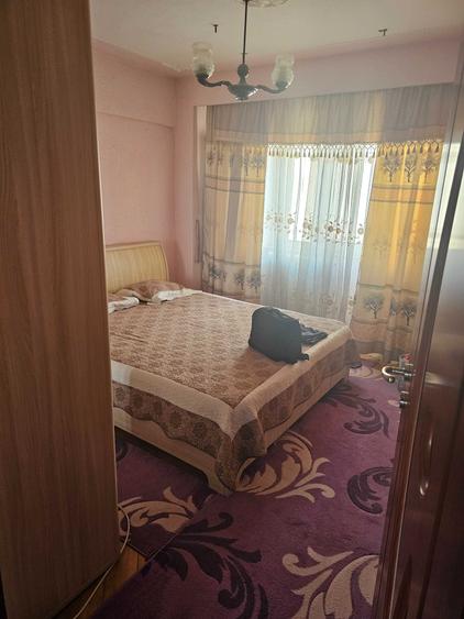 Apartament cu 4 camere decomandat în Exterior Vest