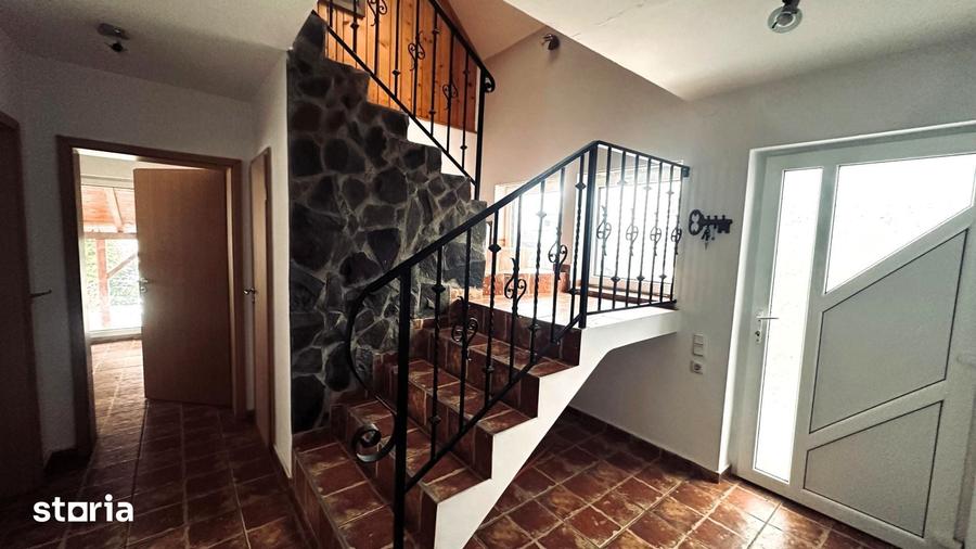 Casă cu Teren 2000 Mp în Central
