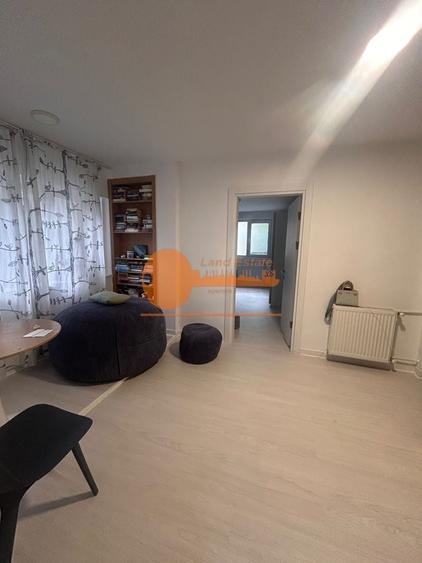 Apartament cu 3 camere decomandat în Lujerului