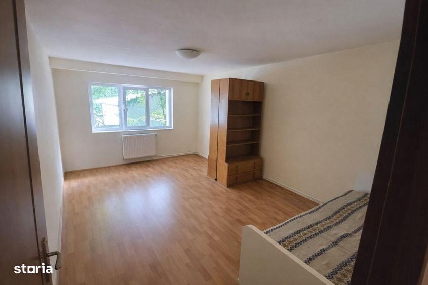 Apartament cu 2 camere decomandat în Plopilor