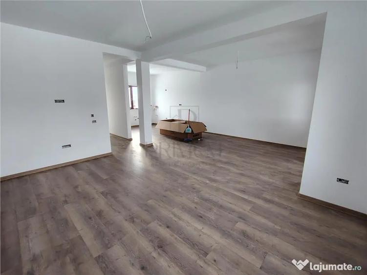 Casă cu 4 camere cu Teren 300 Mp în Moșnița Veche