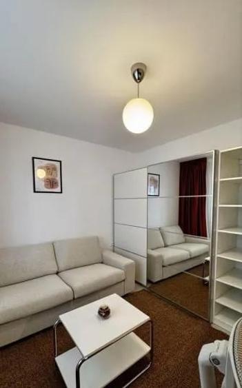 Apartament cu 3 camere decomandat, mobilat în Industriilor