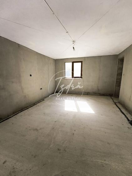 Casă individuală cu 7 camere cu Teren 1035 Mp în Avrig