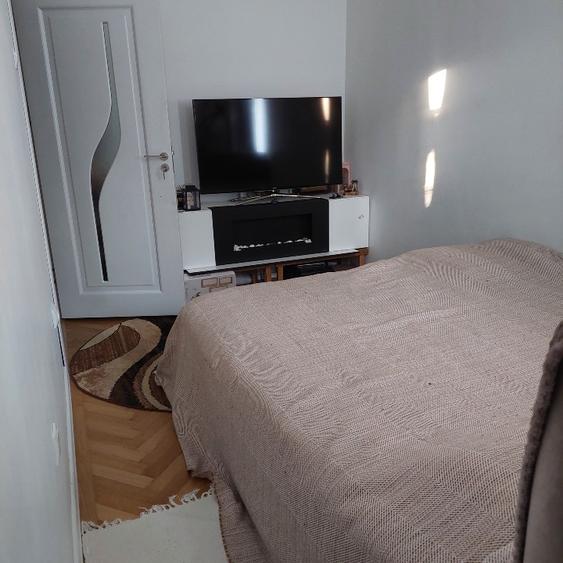 Apartament cu 3 camere semidecomandat în Țiglina 2