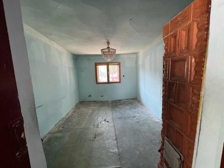 Casă cu 2 camere cu Teren 355 Mp în Micălaca