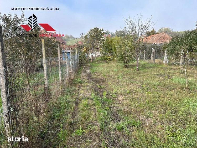 Casă cu 4 camere cu Teren 922 Mp în Teiu