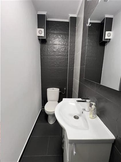 Apartament cu 3 camere decomandat, mobilat în Piața Cluj