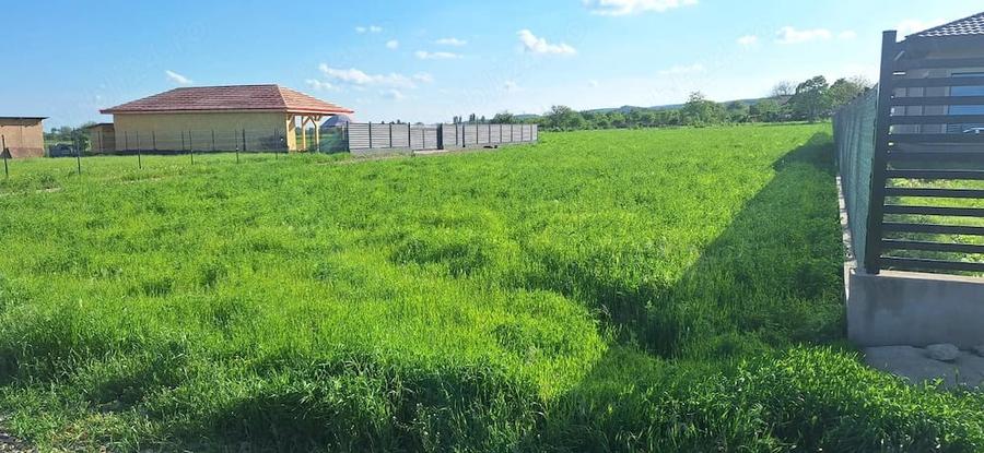 Teren de 1200 mp, în Zorești