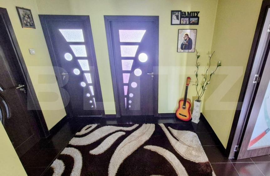 Casă individuală cu 5 camere cu Garaj în Malu Mare