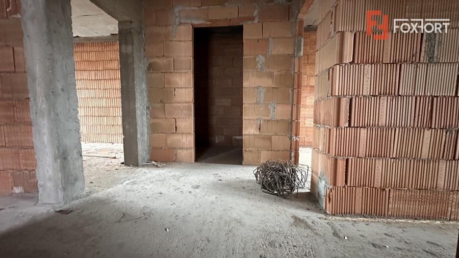 Duplex cu 5 camere cu Canalizare în Dumbrăvița