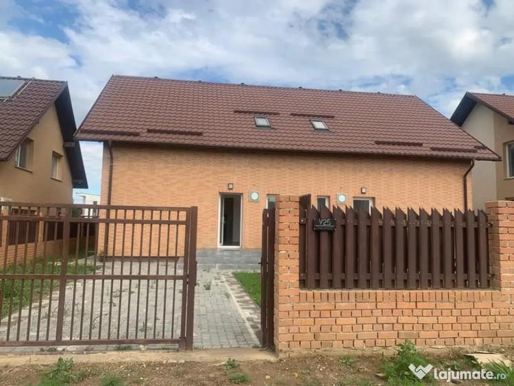 Casă cu 5 camere cu Teren 277 Mp în Malu Mare