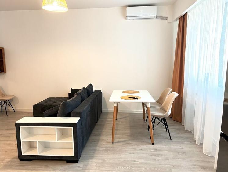 Apartament cu 2 camere decomandat, mobilat în Păcii