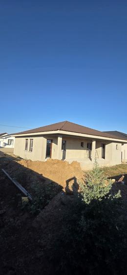 Casă cu 3 camere în Sântandrei