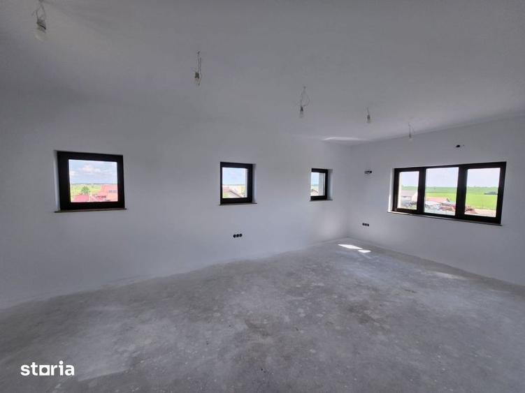 Casă cu Teren 2072 Mp în Cernica