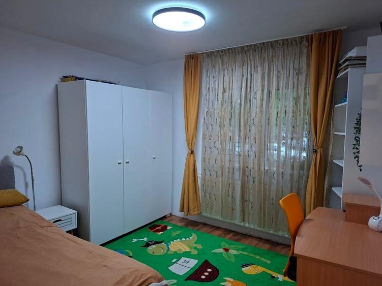 Apartament cu 2 camere semidecomandat în Crângași