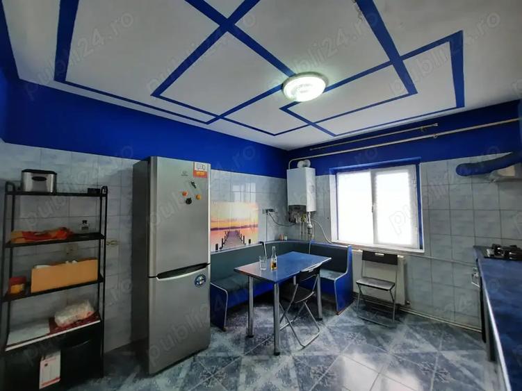 Apartament cu 3 camere decomandat în Mircea-Vodă