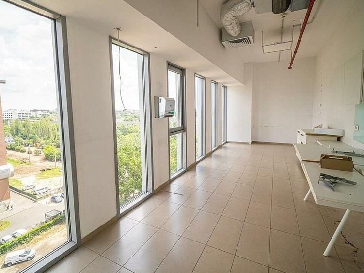 Spațiu comercial, de 600 mp, în P-ta Presei Libere