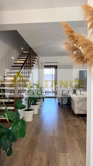 Duplex cu 7 camere cu Canalizare în Berceni