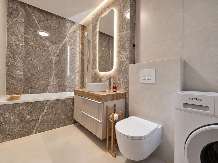 Apartament cu 2 camere semidecomandat, mobilat în Central