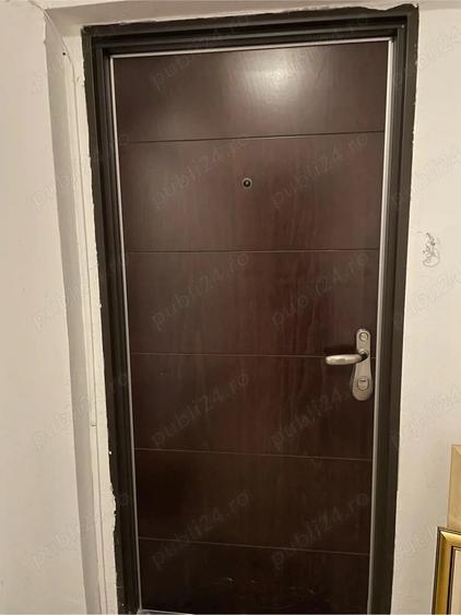 Apartament cu 4 camere decomandat în Berceni
