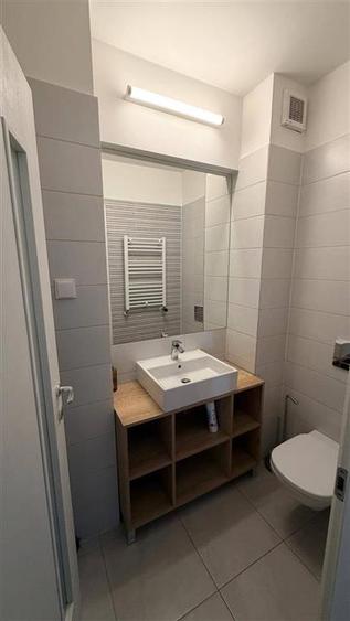 Apartament cu 3 camere semidecomandat, mobilat în Aviației