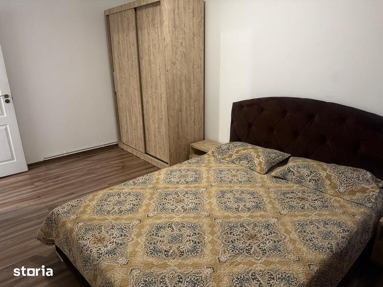 Apartament cu 3 camere decomandat în Micro 4