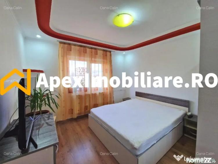Apartament cu 4 camere decomandat, mobilat în Sebastian