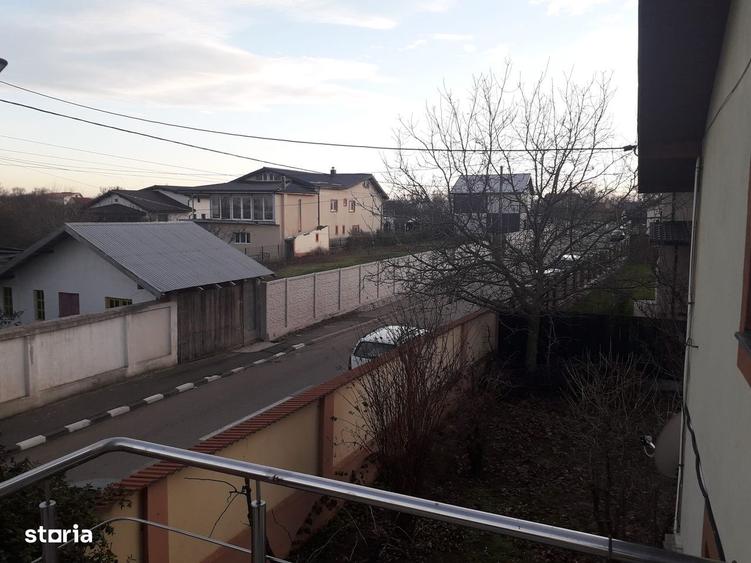 Casă cu 5 camere cu Teren 500 Mp în Domnești