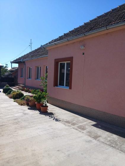 Casă cu 4 camere în Vărșand